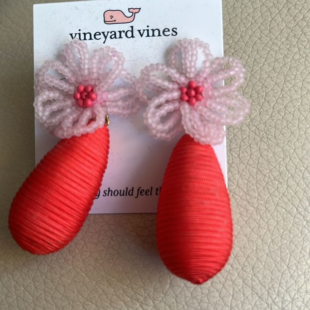 Vineyard Vines coral and Pink Beaded Earrings!  New